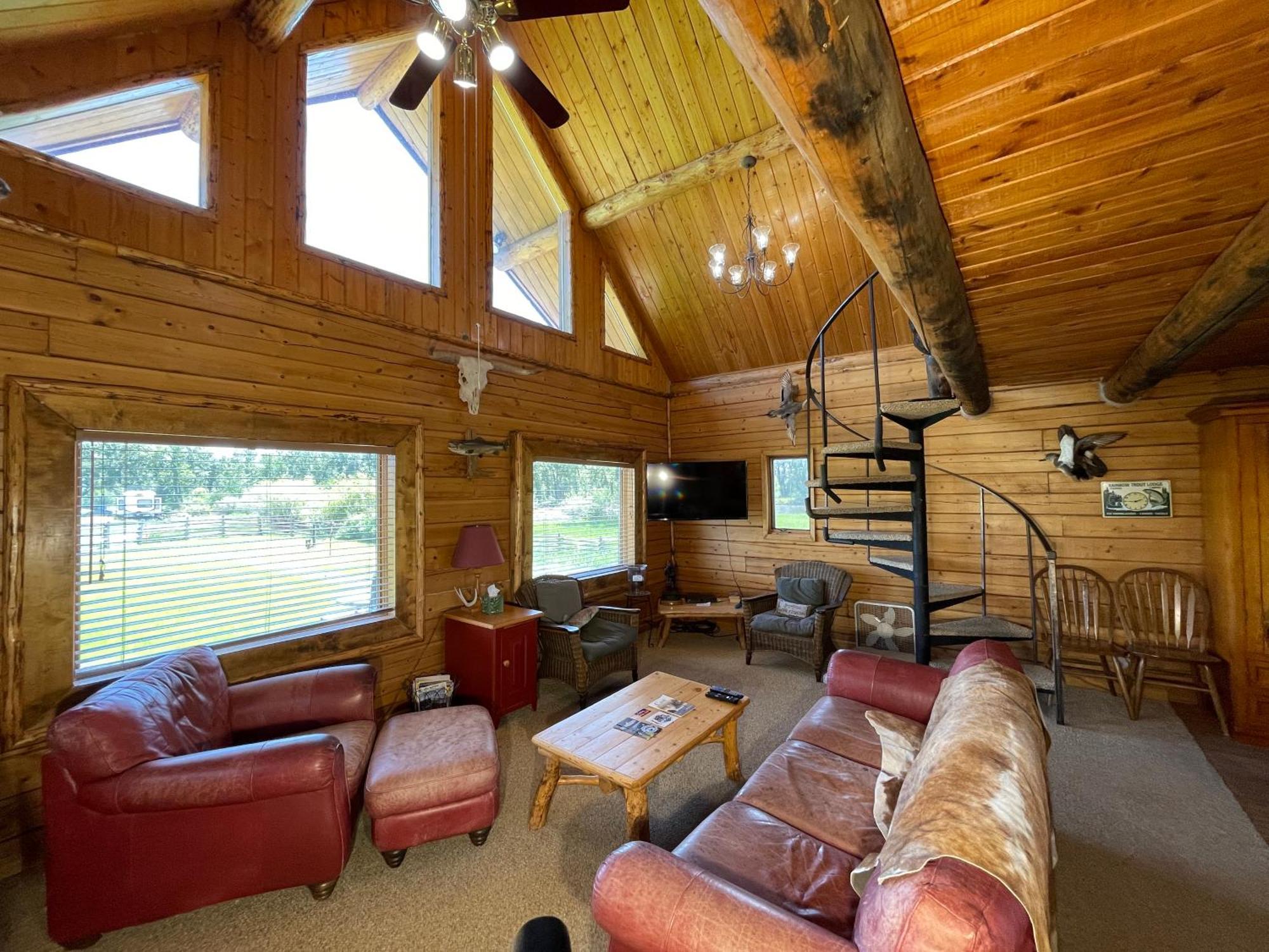 Sportsman Lodge Melrose Mt Бьютт Экстерьер фото
