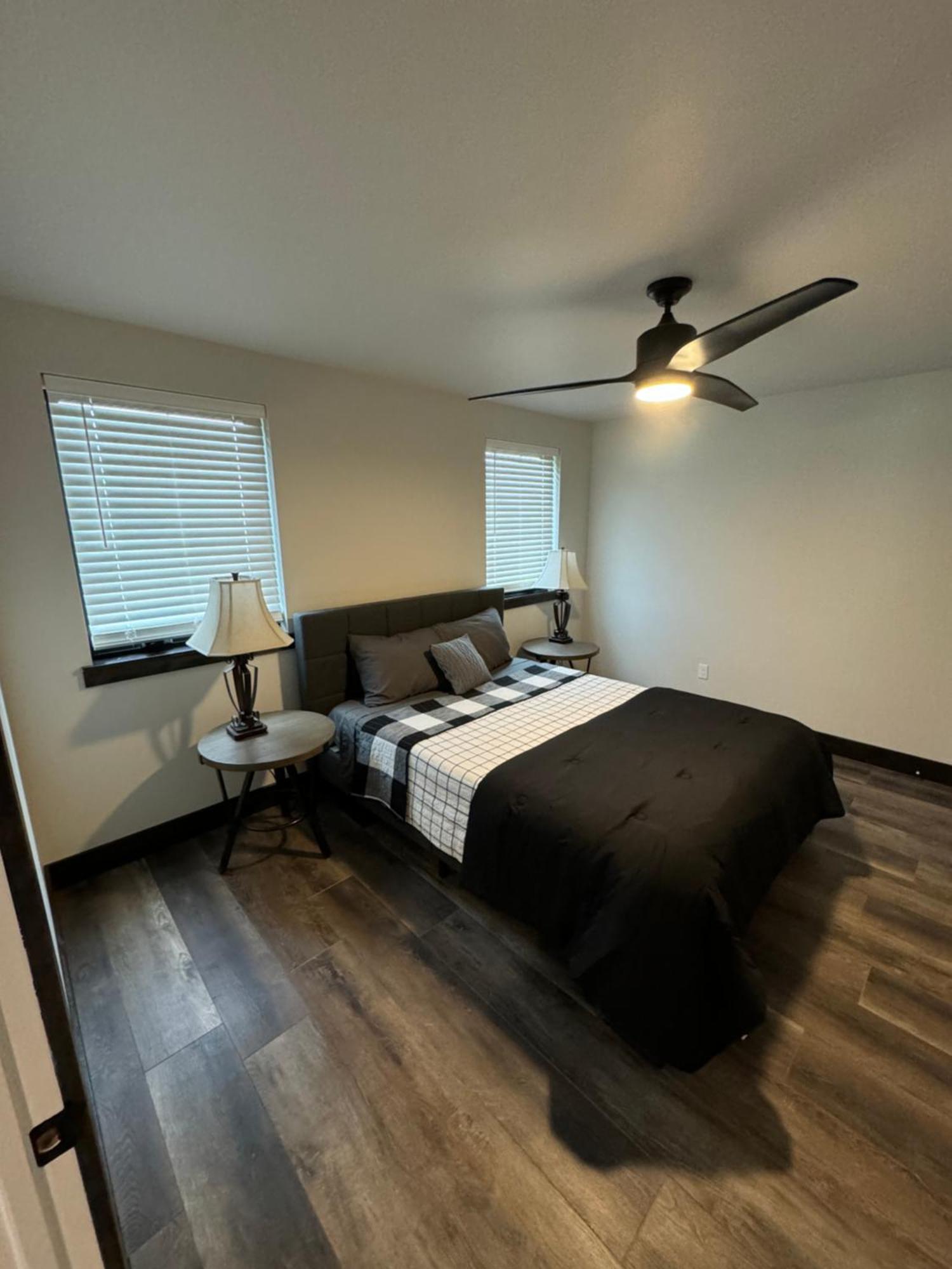 Sportsman Lodge Melrose Mt Бьютт Экстерьер фото